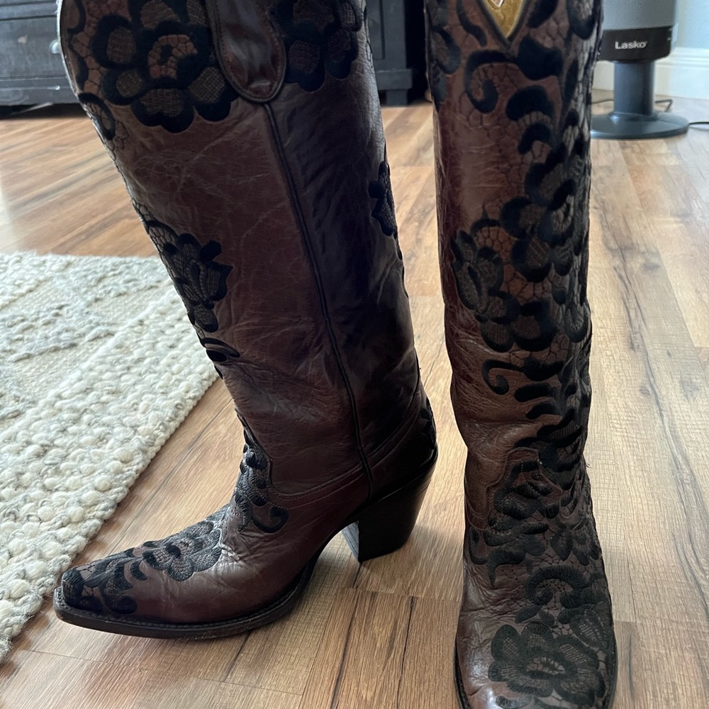 Corral cowboy boots